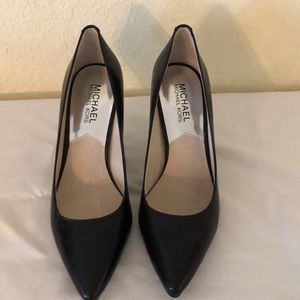 Michael Kors leather pumps